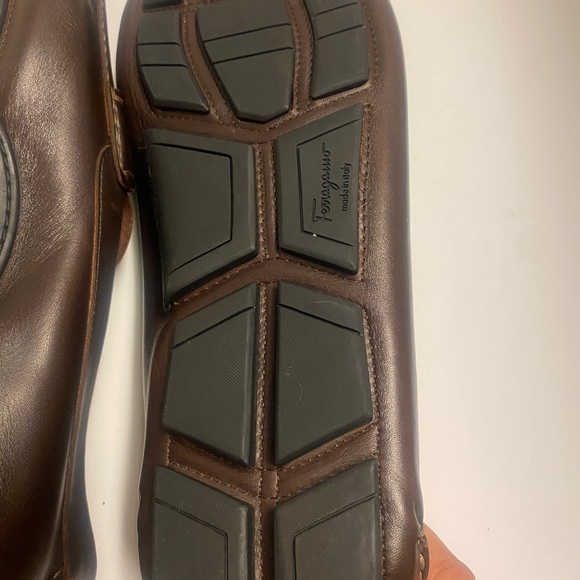 Ferragamo Men’s Driving Loafer - Picture 6 of 7